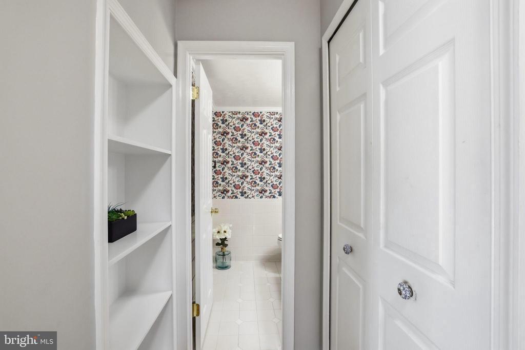 5433 LIGHTHOUSE LANE