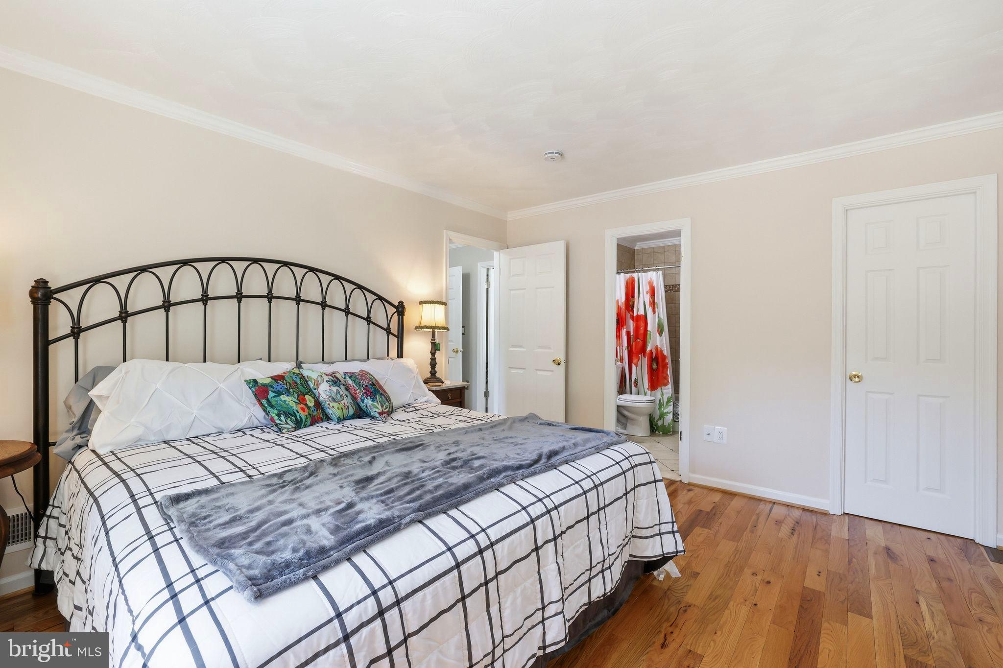 5433 LIGHTHOUSE LANE
