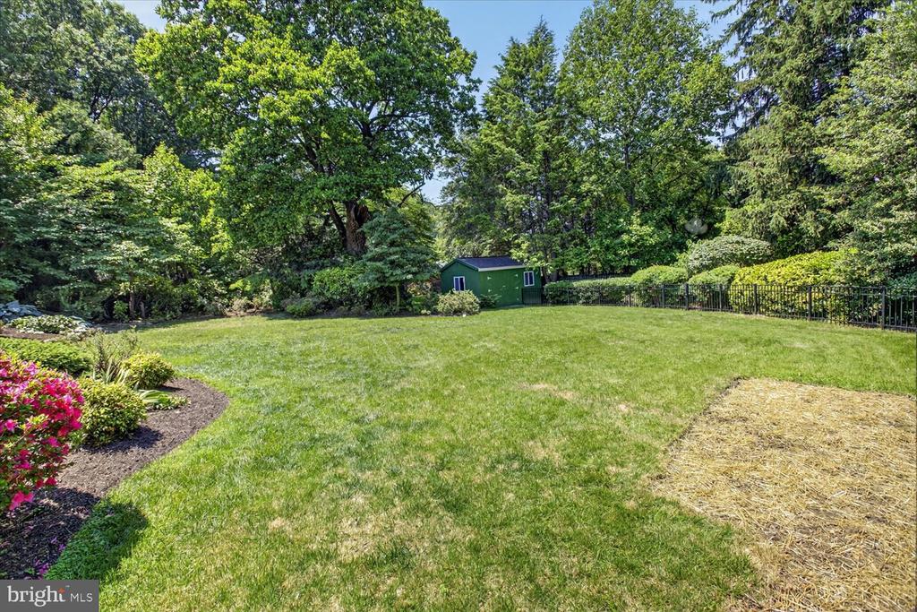 2212 REDDFIELD DRIVE