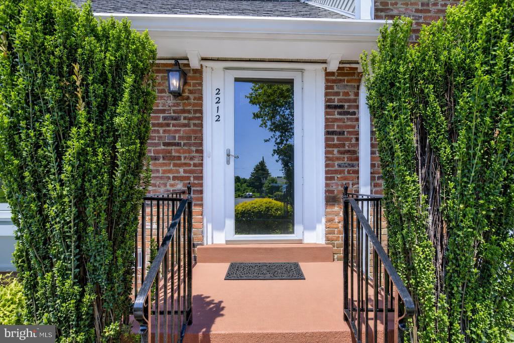 2212 REDDFIELD DRIVE