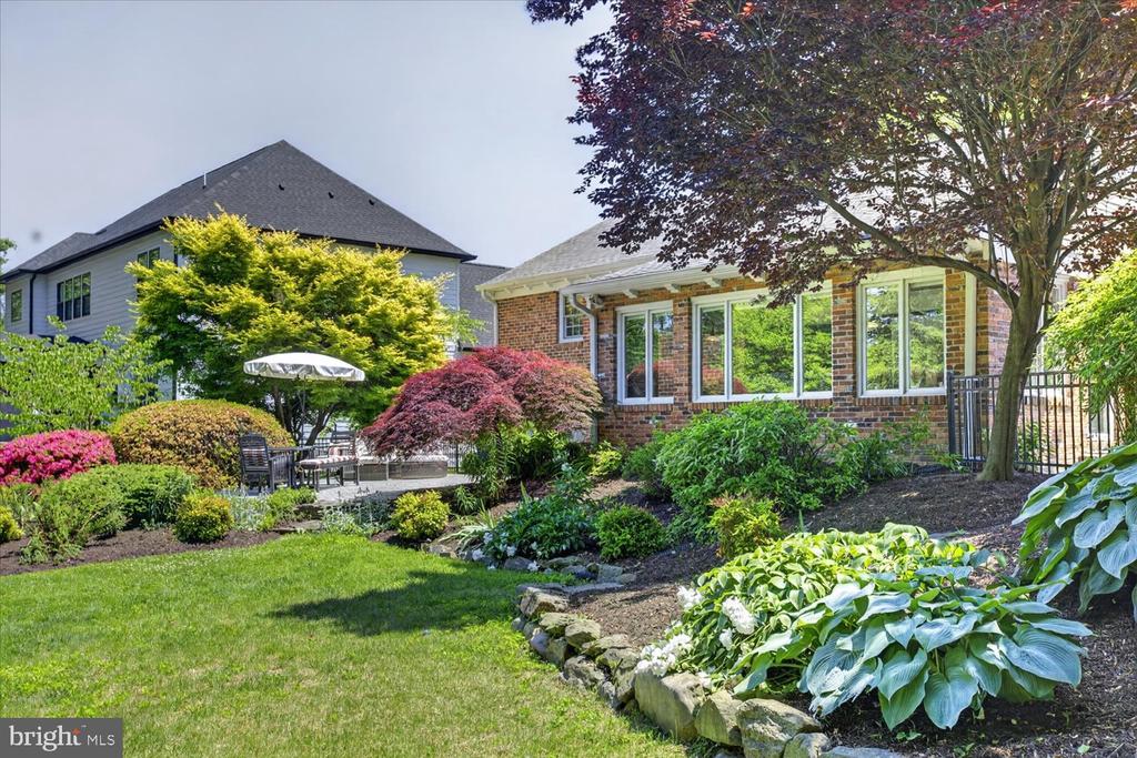 2212 REDDFIELD DRIVE