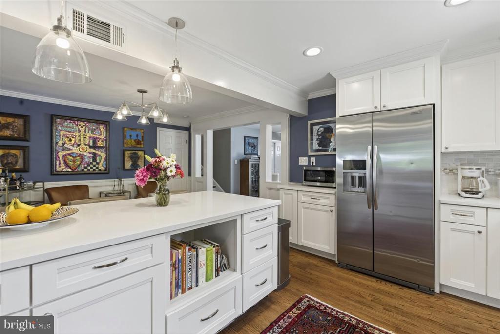2212 REDDFIELD DRIVE