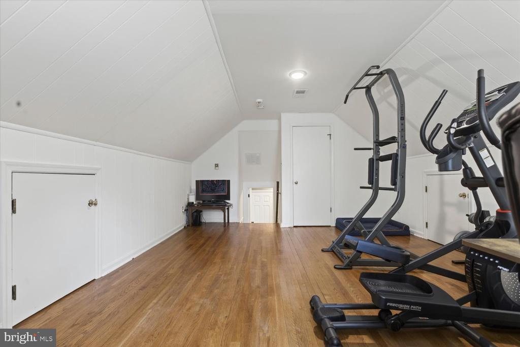 2212 REDDFIELD DRIVE