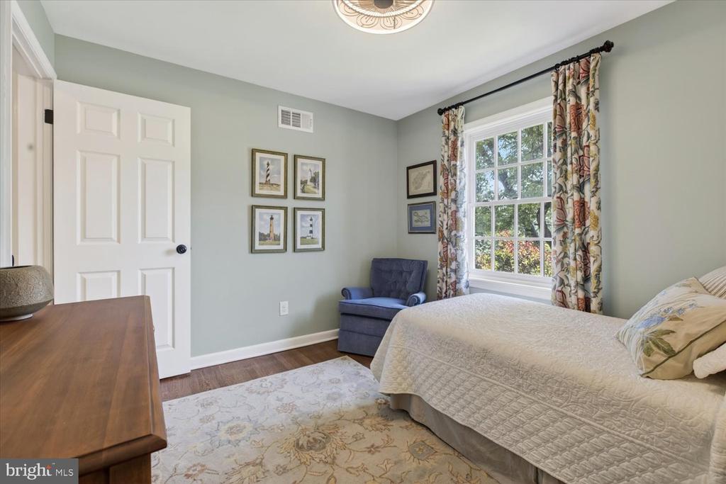 2212 REDDFIELD DRIVE