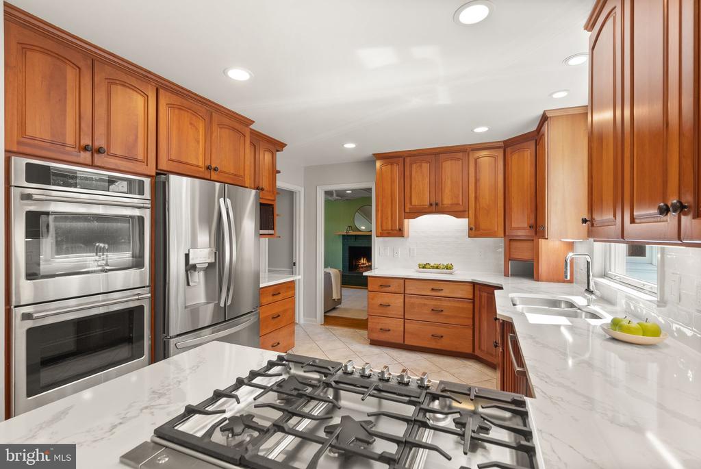 7115 COLGATE DRIVE