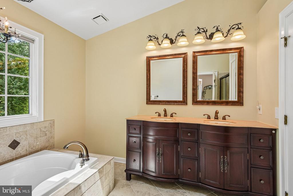 4014 DOGBERRY LANE