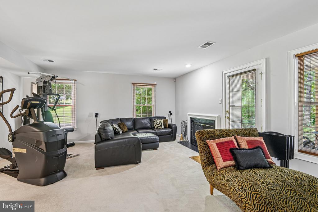 4014 DOGBERRY LANE