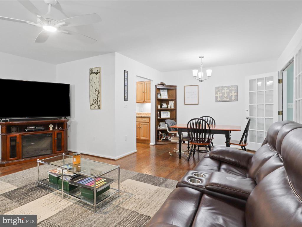 5281 NAVAHO DR
