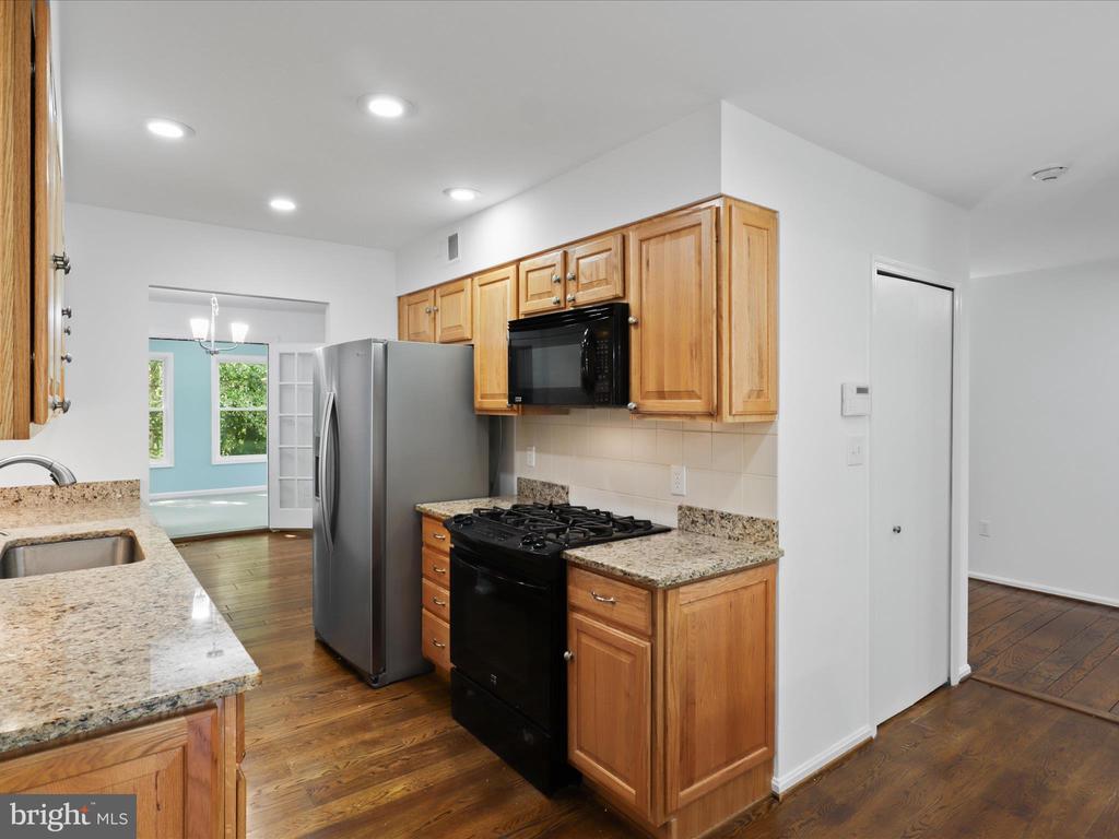 5281 NAVAHO DR