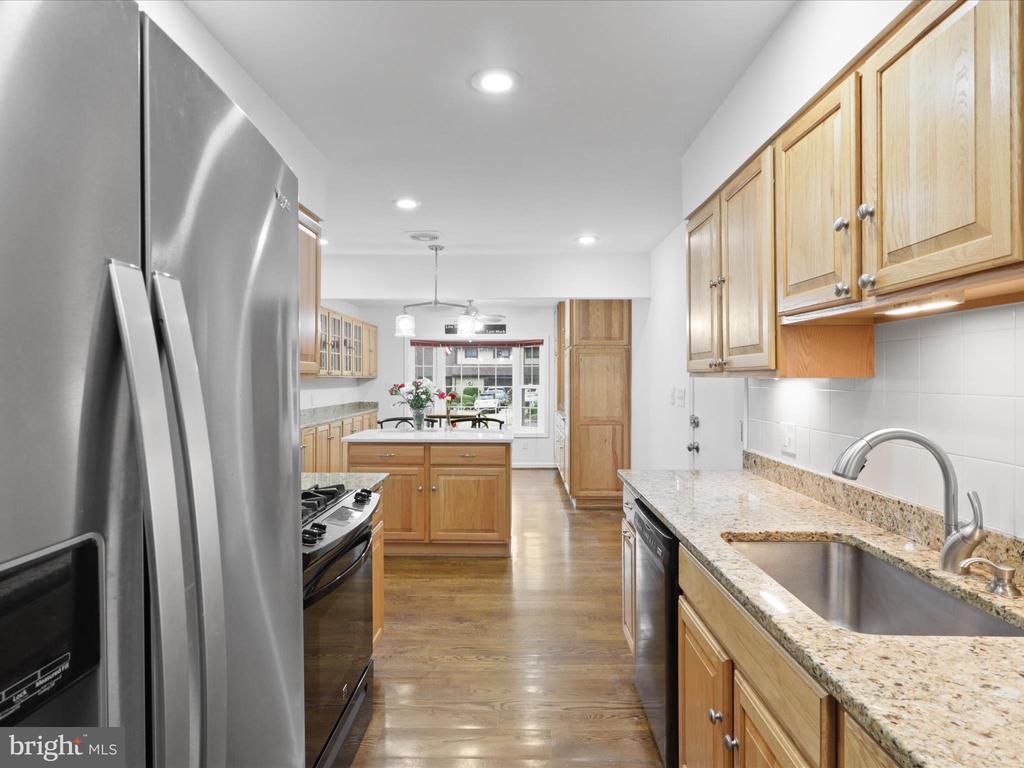 5281 NAVAHO DR
