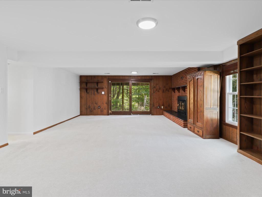 5281 NAVAHO DR