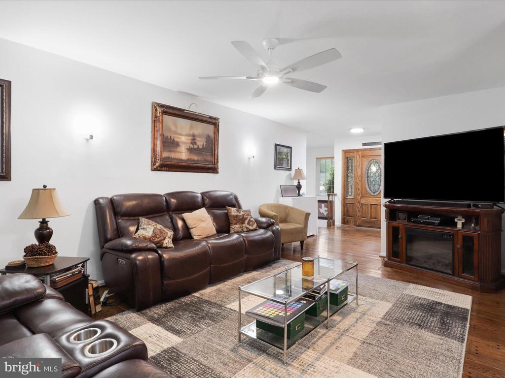 5281 NAVAHO DR