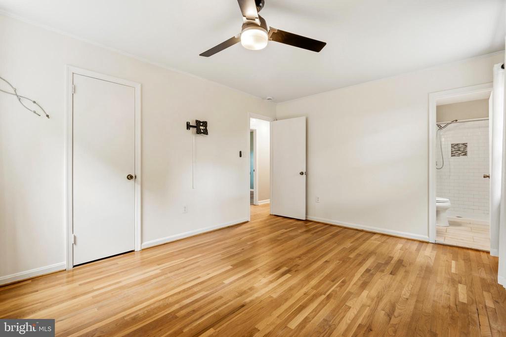 3900 FLAGSTONE TERRACE