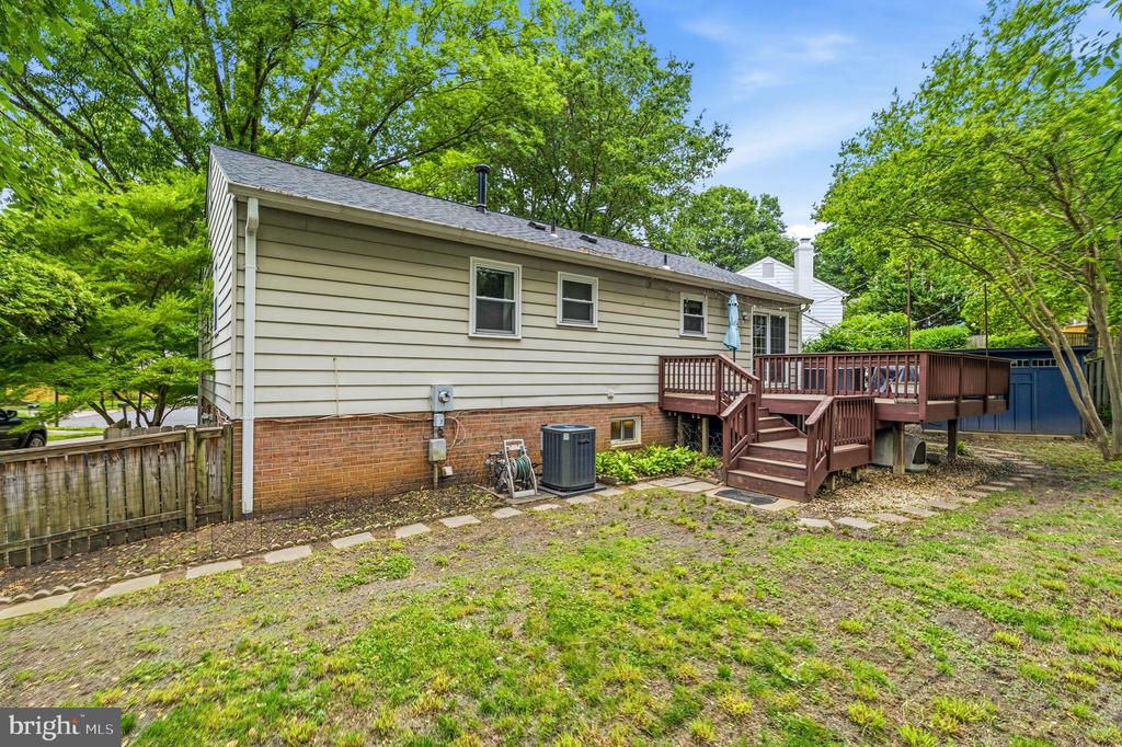 3900 FLAGSTONE TERRACE