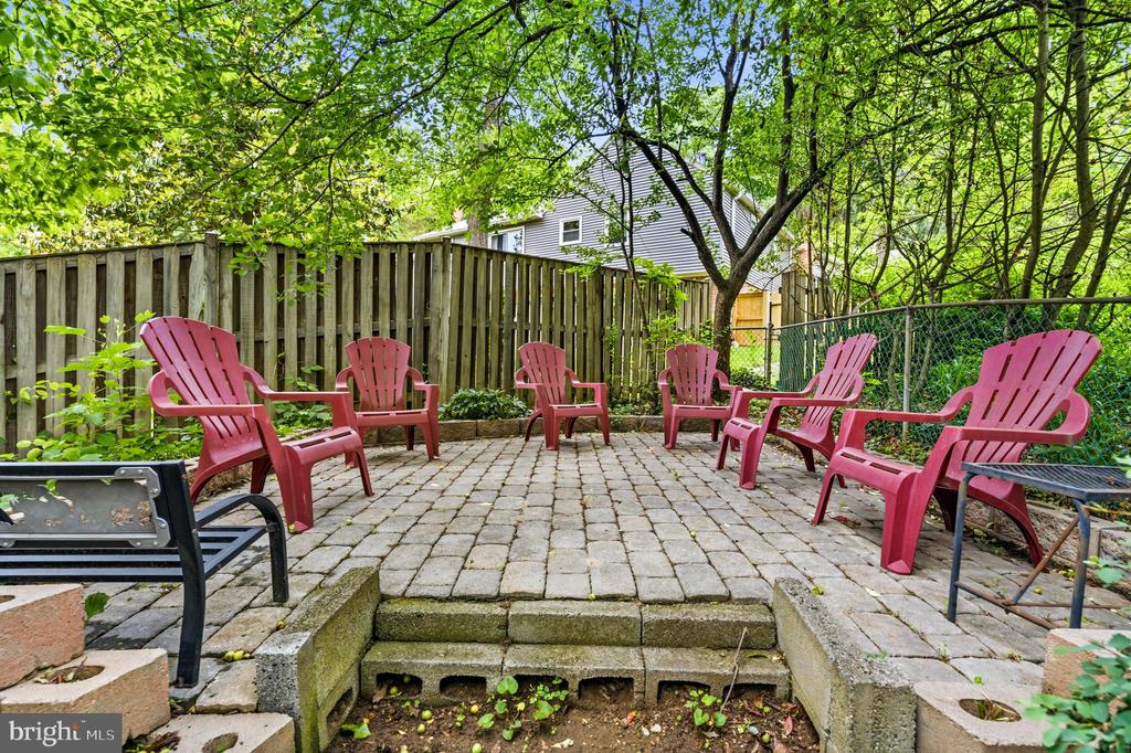 3900 FLAGSTONE TERRACE