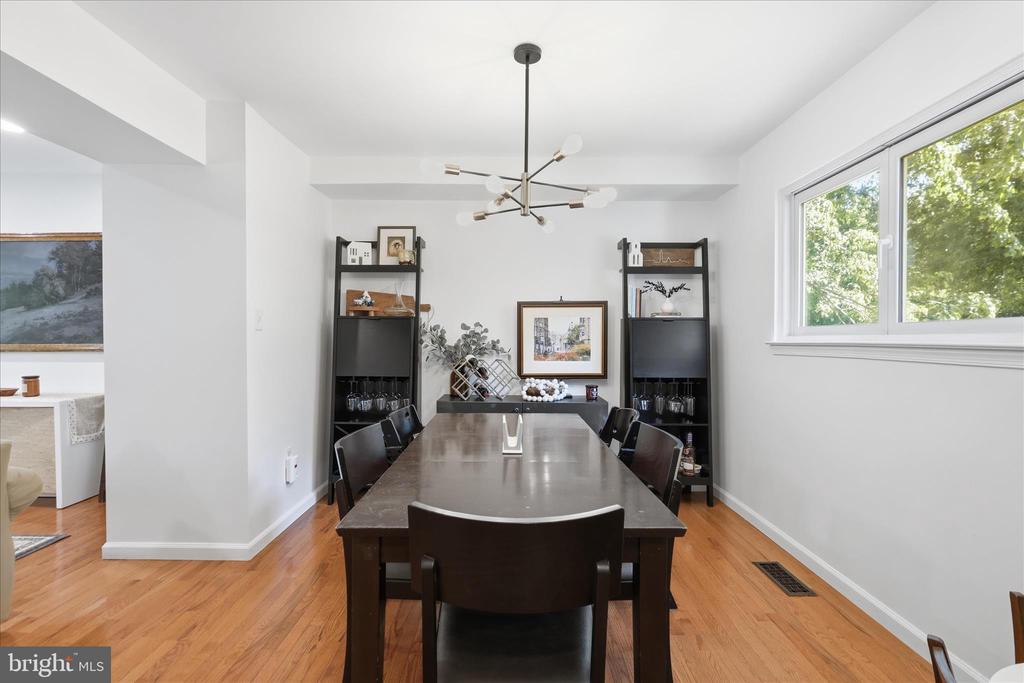2412 ROSEDOWN DRIVE