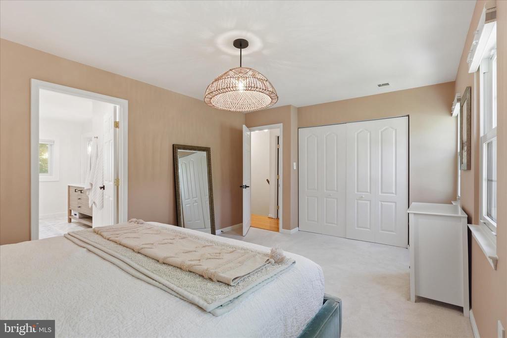 2412 ROSEDOWN DRIVE