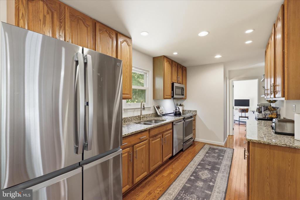 2412 ROSEDOWN DRIVE