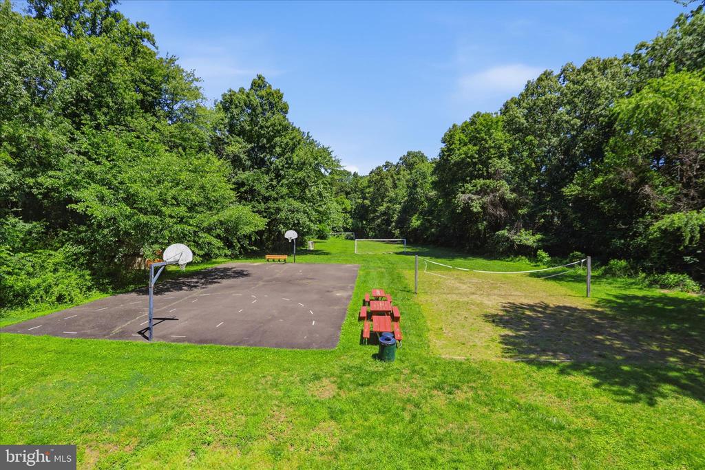 2412 ROSEDOWN DRIVE