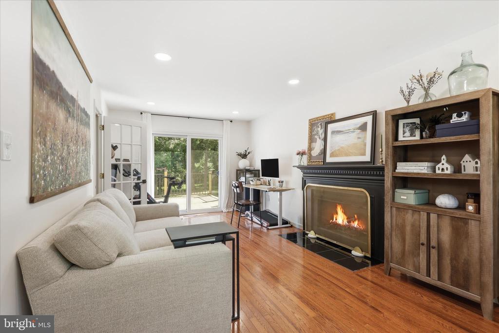 2412 ROSEDOWN DRIVE