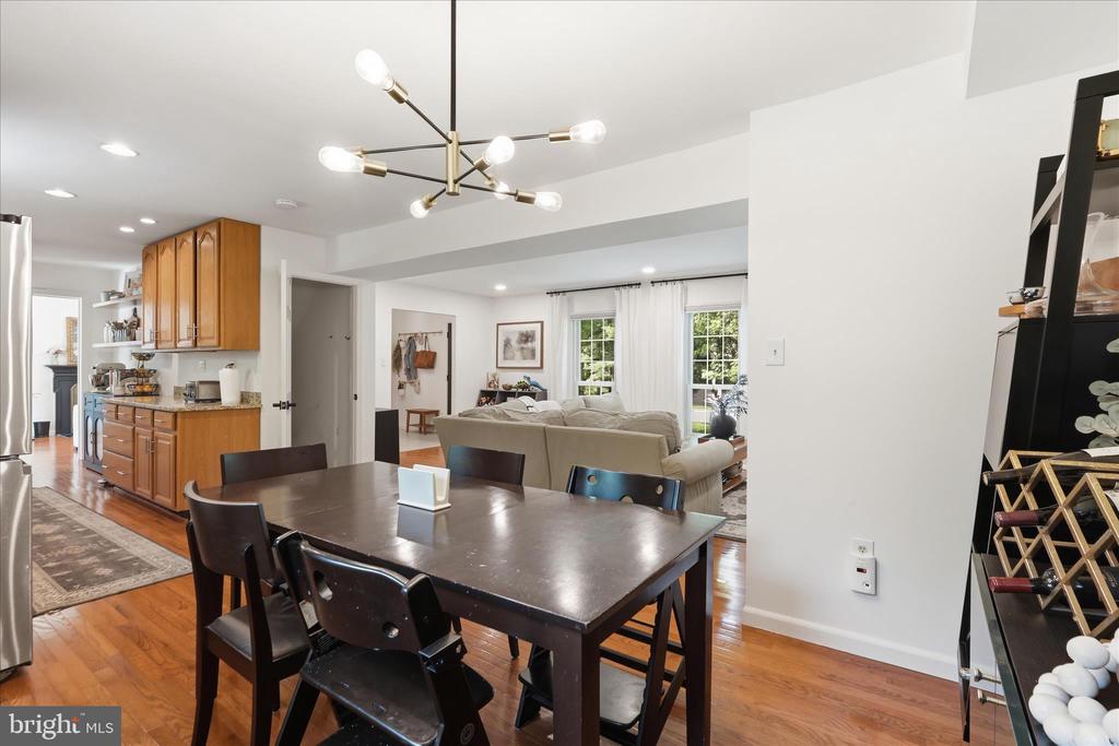 2412 ROSEDOWN DRIVE