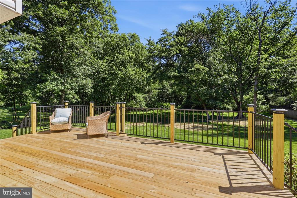 2412 ROSEDOWN DRIVE