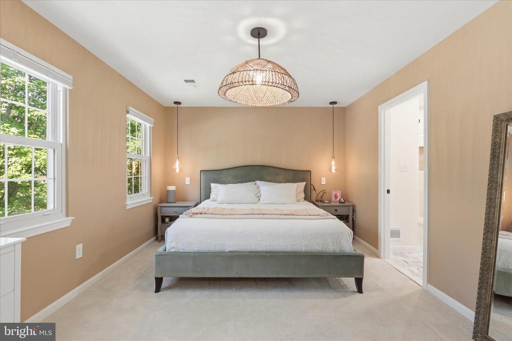 2412 ROSEDOWN DRIVE