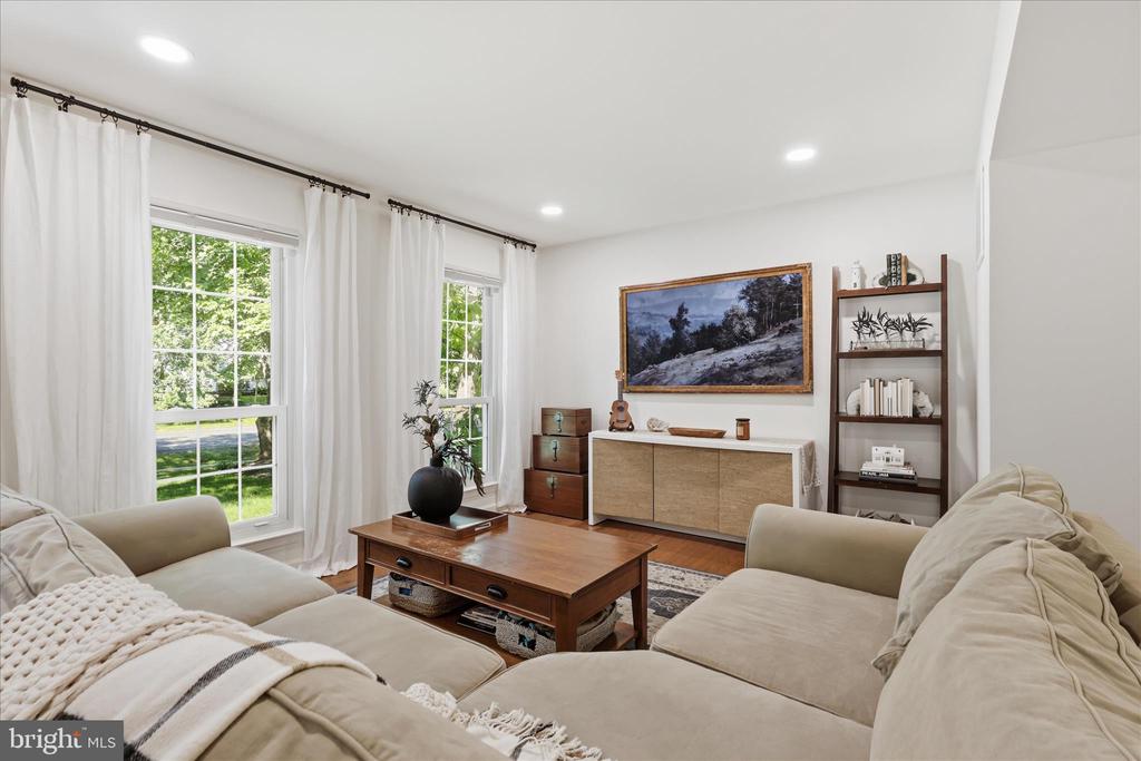 2412 ROSEDOWN DRIVE