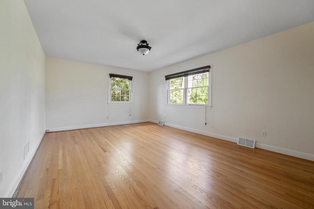 3606 PINETREE TERRACE