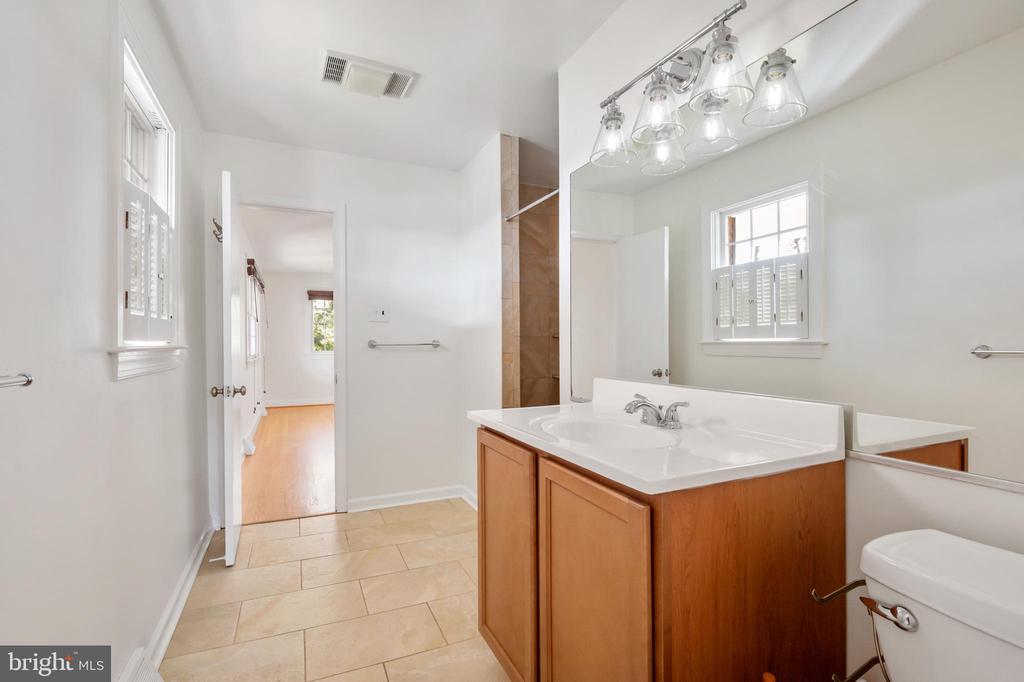 3606 PINETREE TERRACE