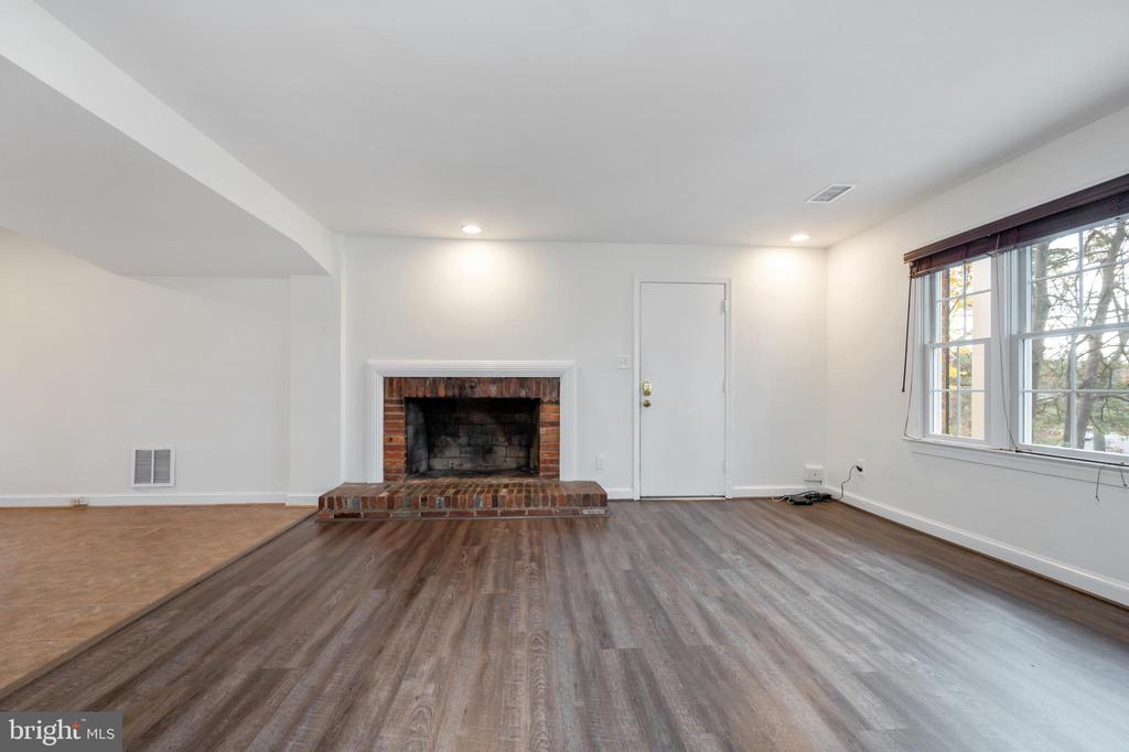 3606 PINETREE TERRACE