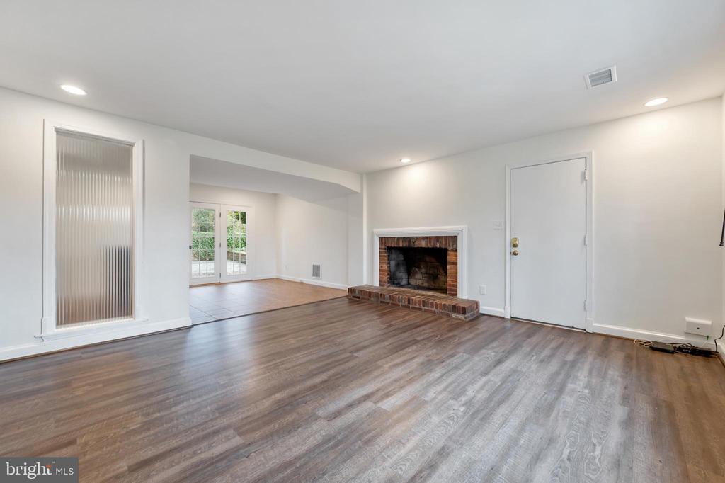 3606 PINETREE TERRACE
