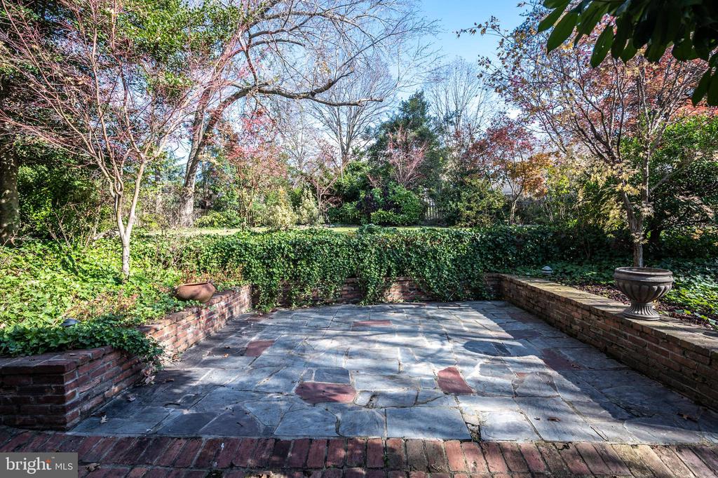 3606 PINETREE TERRACE