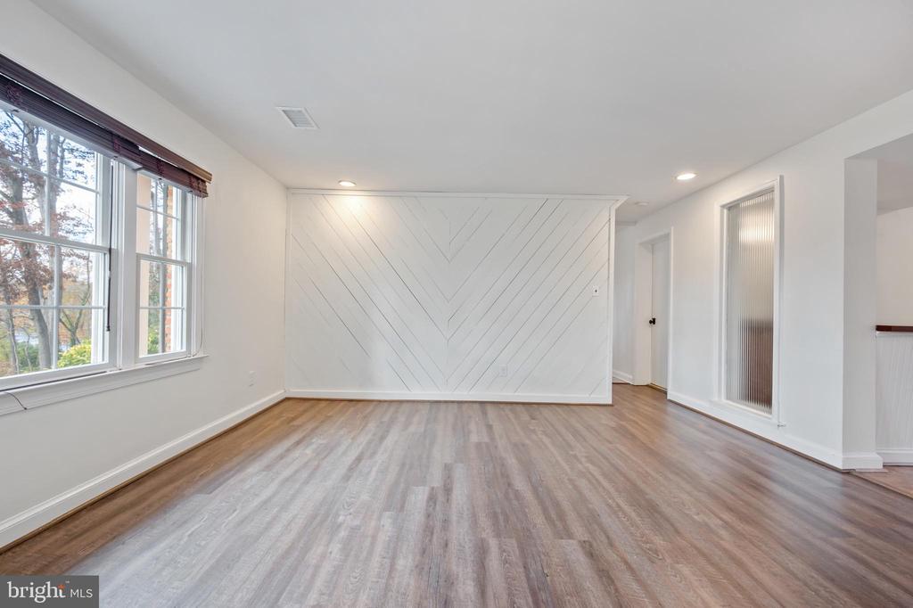 3606 PINETREE TERRACE