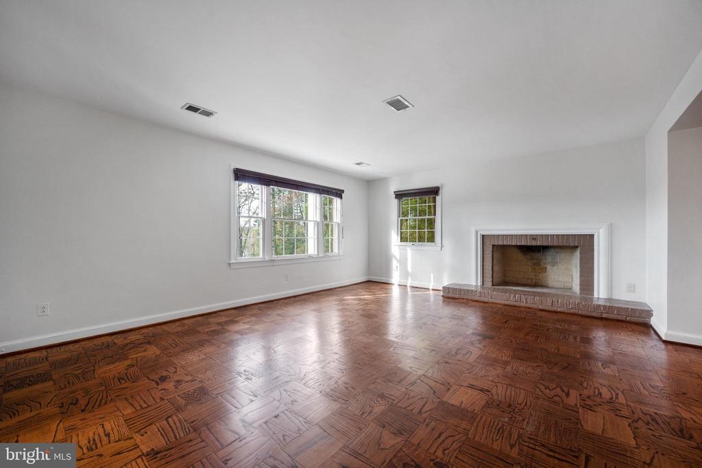 3606 PINETREE TERRACE