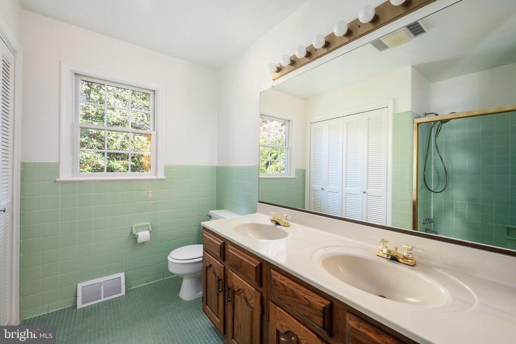 3606 PINETREE TERRACE