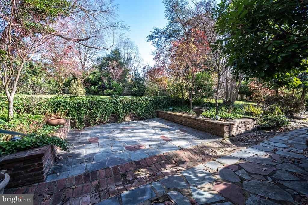 3606 PINETREE TERRACE