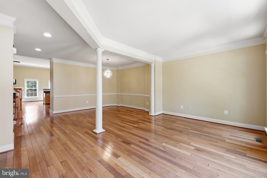 6403 VELLIETY LANE