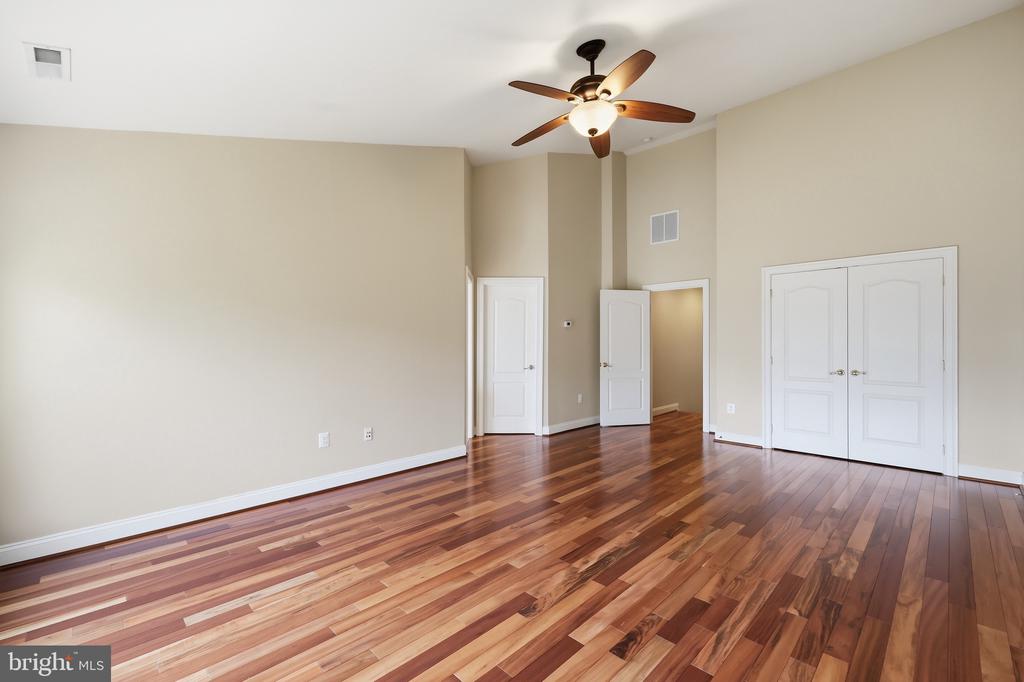 6403 VELLIETY LANE