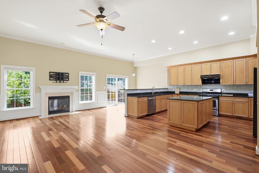 6403 VELLIETY LANE