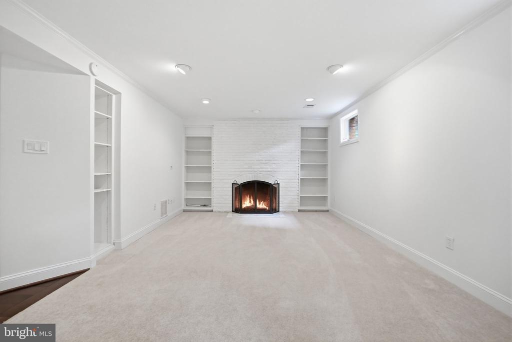 6740 TOWNE LANE ROAD