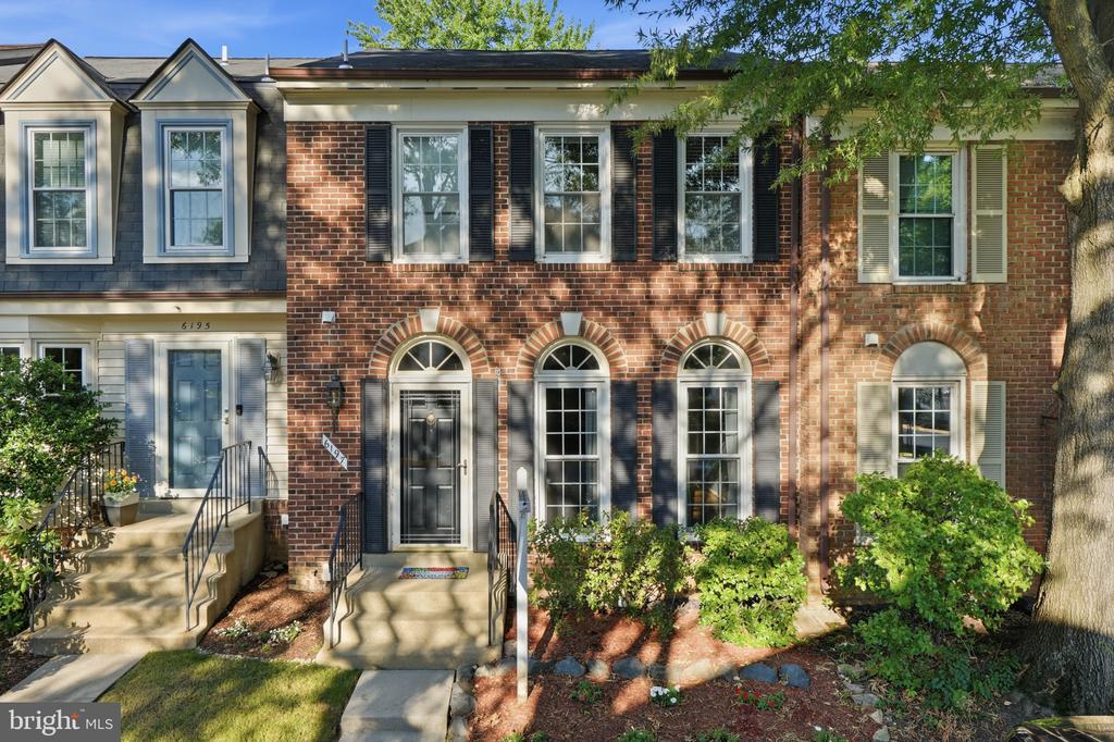 6197 WELLINGTON COMMONS DRIVE