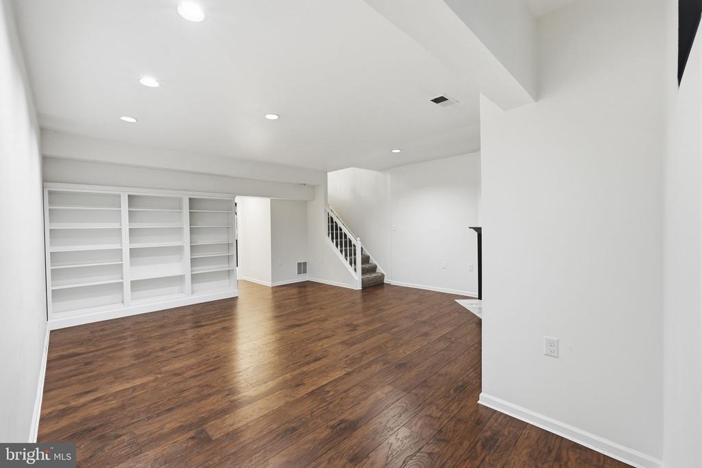 6197 WELLINGTON COMMONS DRIVE
