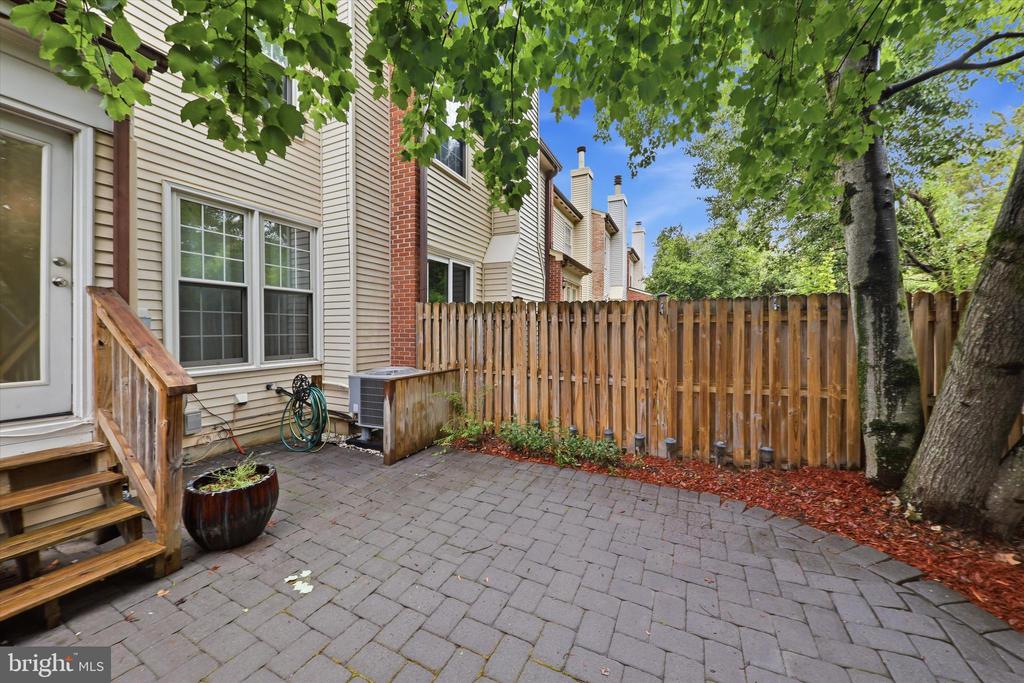 6197 WELLINGTON COMMONS DRIVE