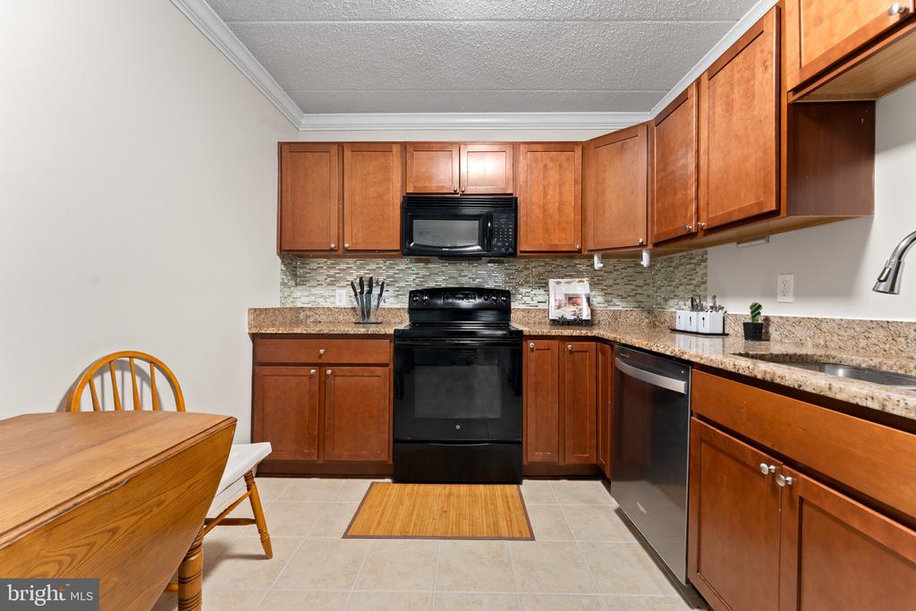 11617 WINDBLUFF COURT 9B