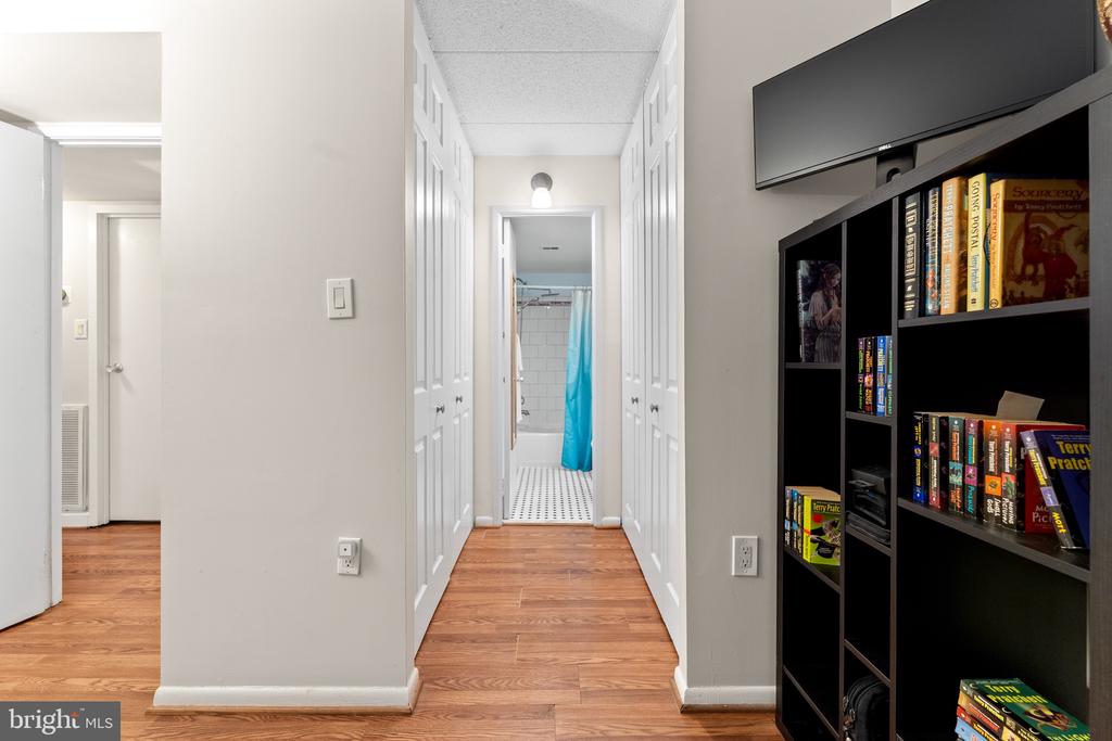 11617 WINDBLUFF COURT 9B