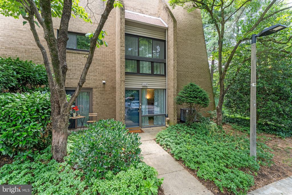 11617 WINDBLUFF COURT 9B