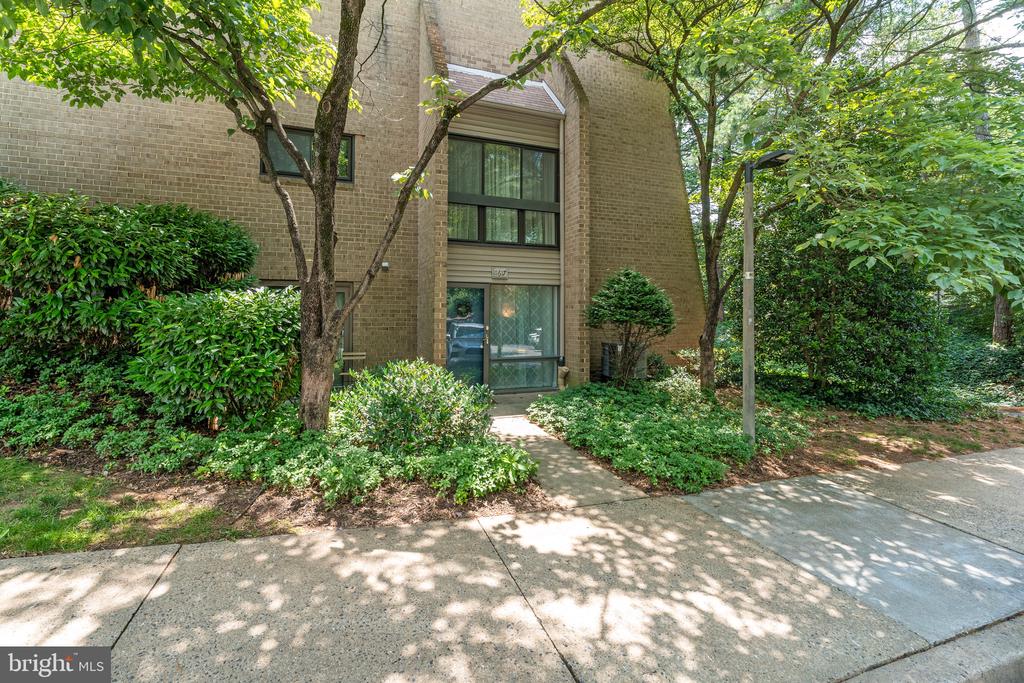 11617 WINDBLUFF COURT 9B