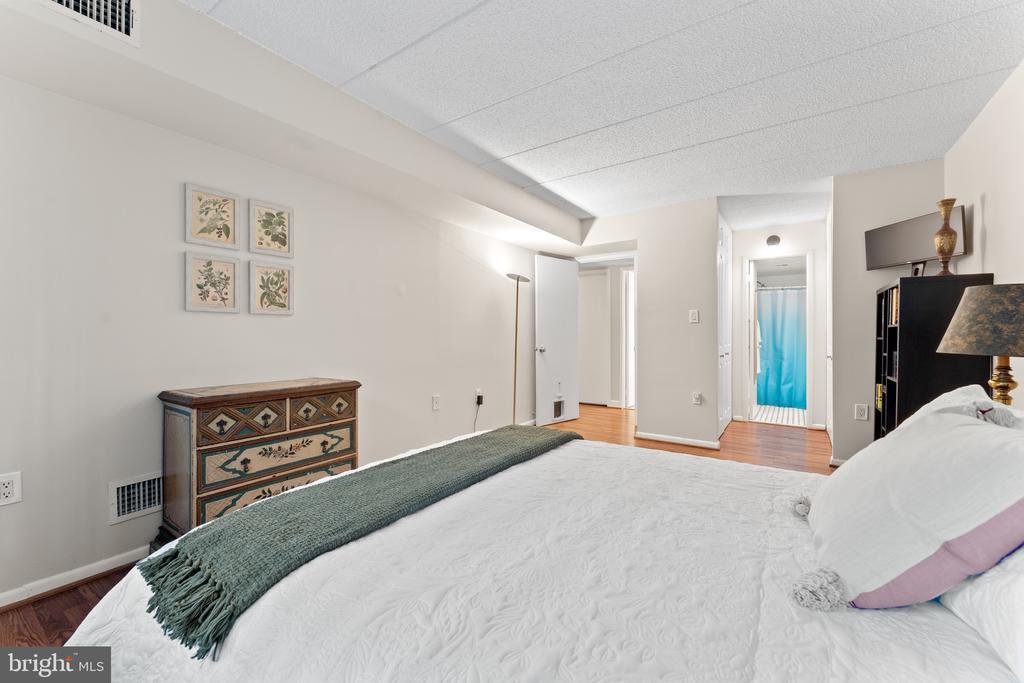 11617 WINDBLUFF COURT 9B