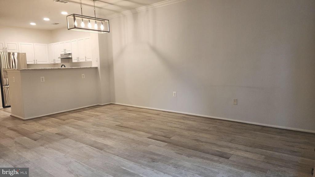 3009 NICOSH CIRCLE 4303